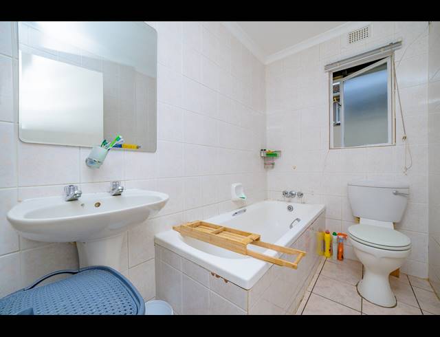 3.5 BEDROOM TOWNHOUSE FOR SALE IN THE WOLDS
